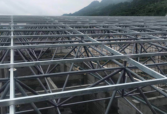 卫辉仁怀冠英学校艺体楼网架